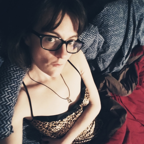 Meet your Posher, Johanna - Picture 2 of 2